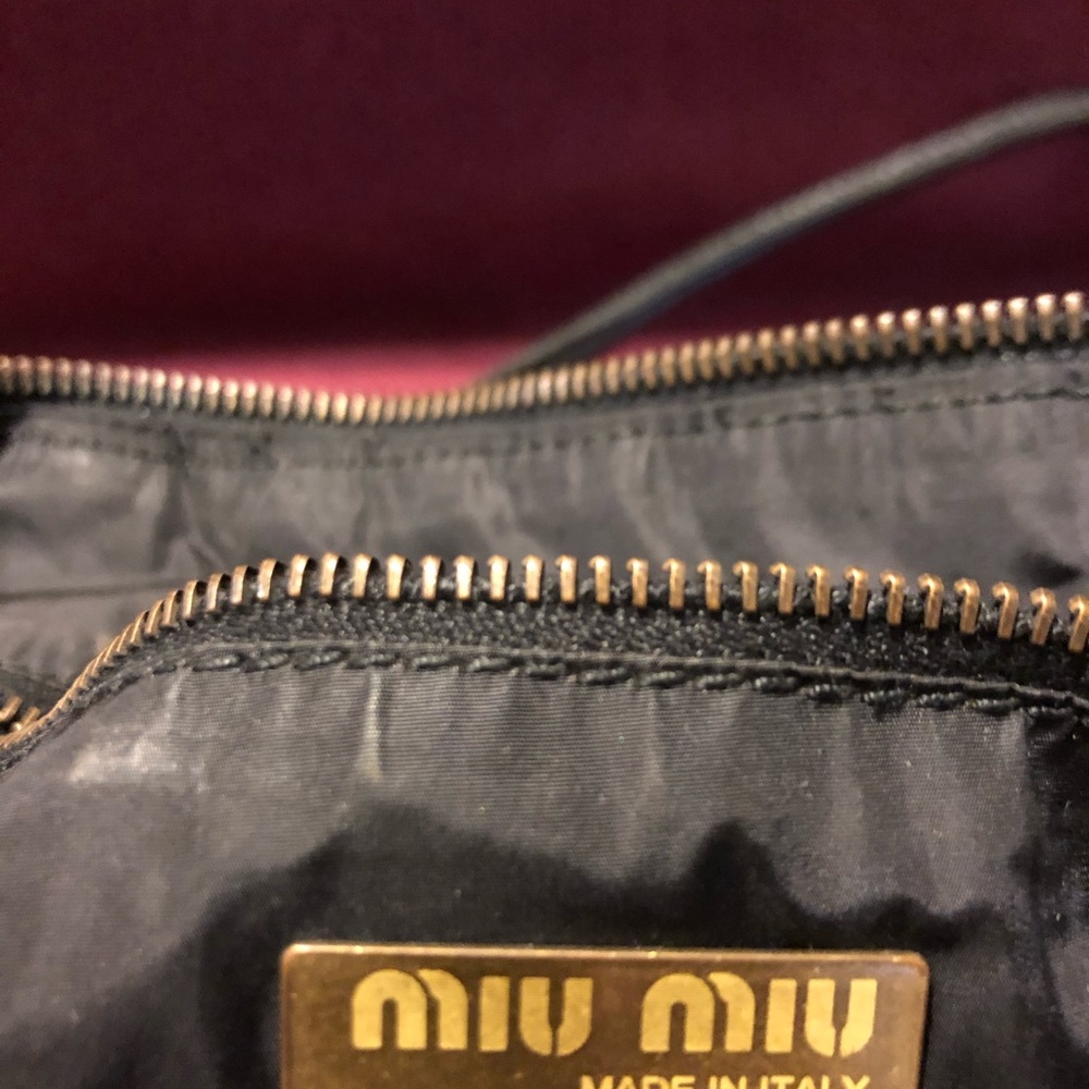 Miu Miu Black Leather Shoulder Bag - Picture 4 of 7